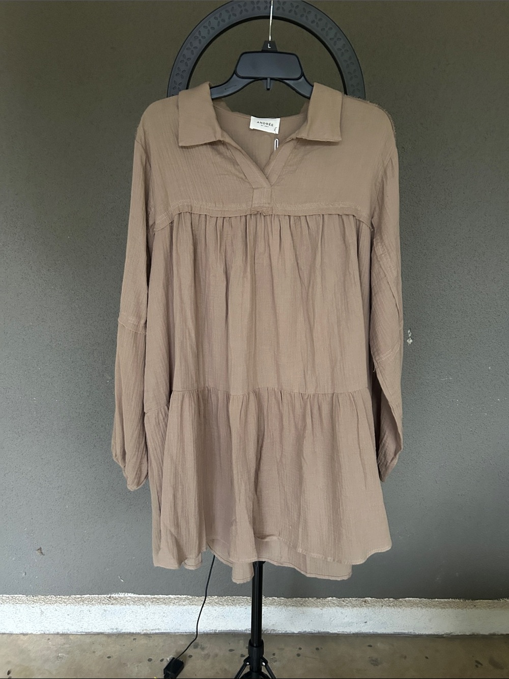 ANDREE BY UNIT Taupe Tiered Collared Dress